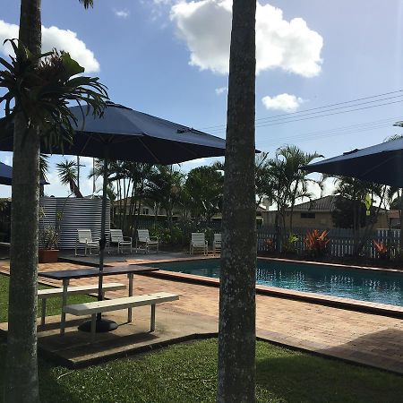 Cane Village Holiday Park Bundaberg Buitenkant foto
