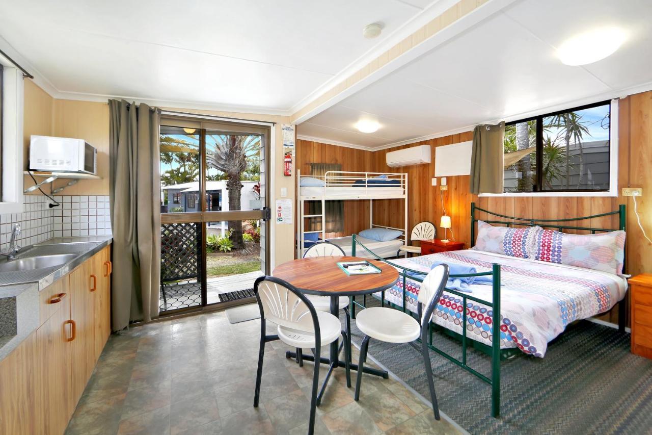 Cane Village Holiday Park Bundaberg Buitenkant foto