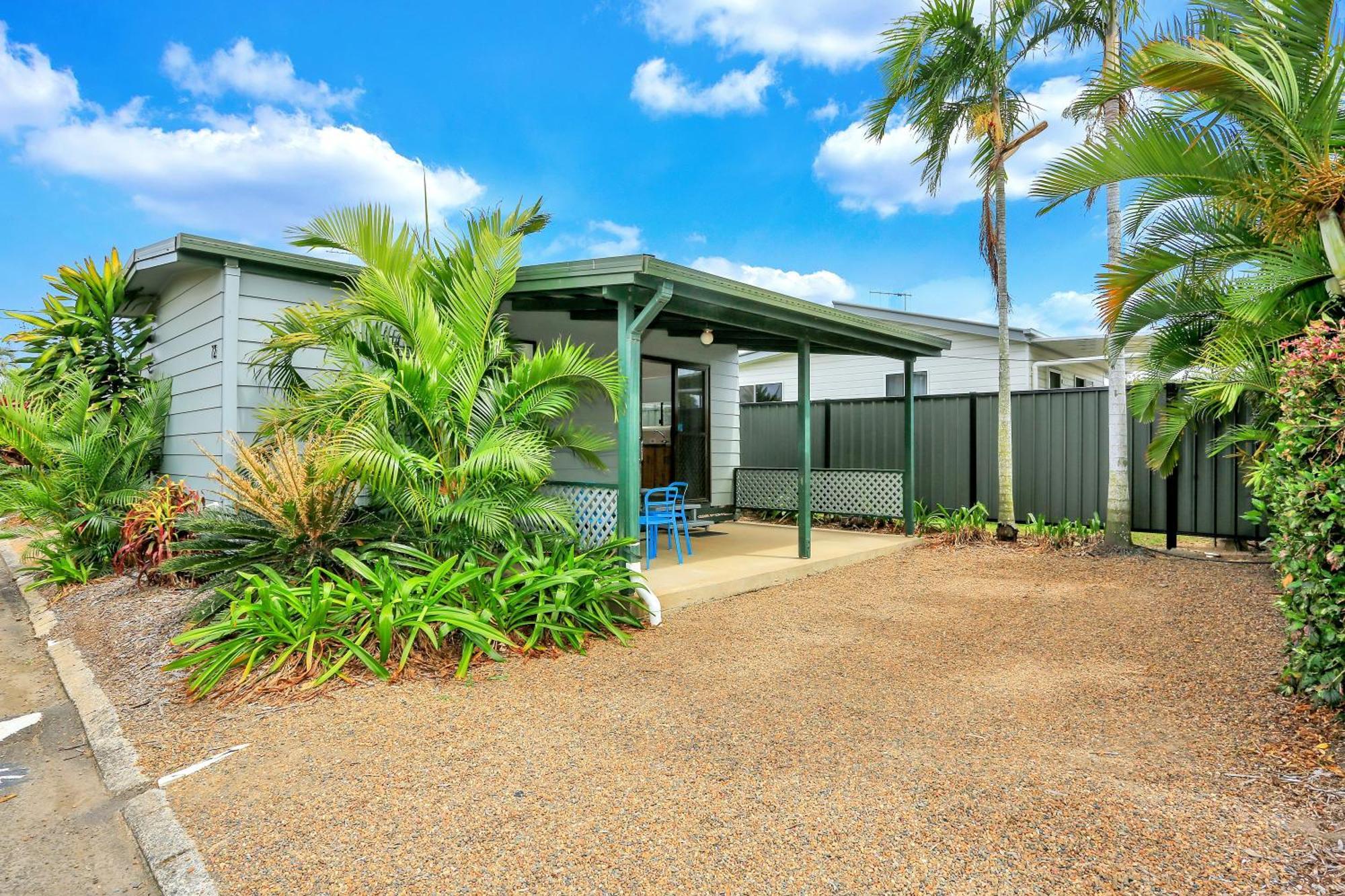 Cane Village Holiday Park Bundaberg Buitenkant foto